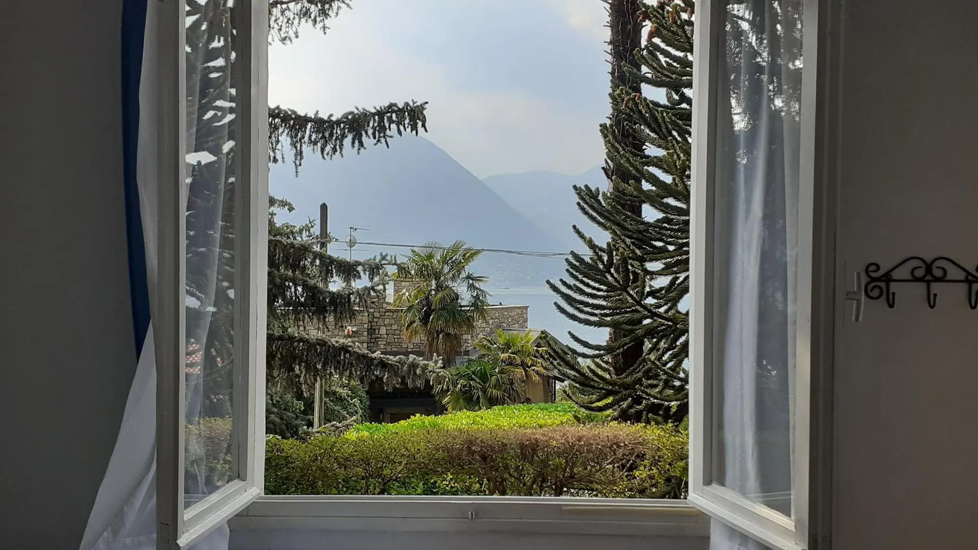 Apartment Lake View, Pool And Relax In A Private Villa Pilzone