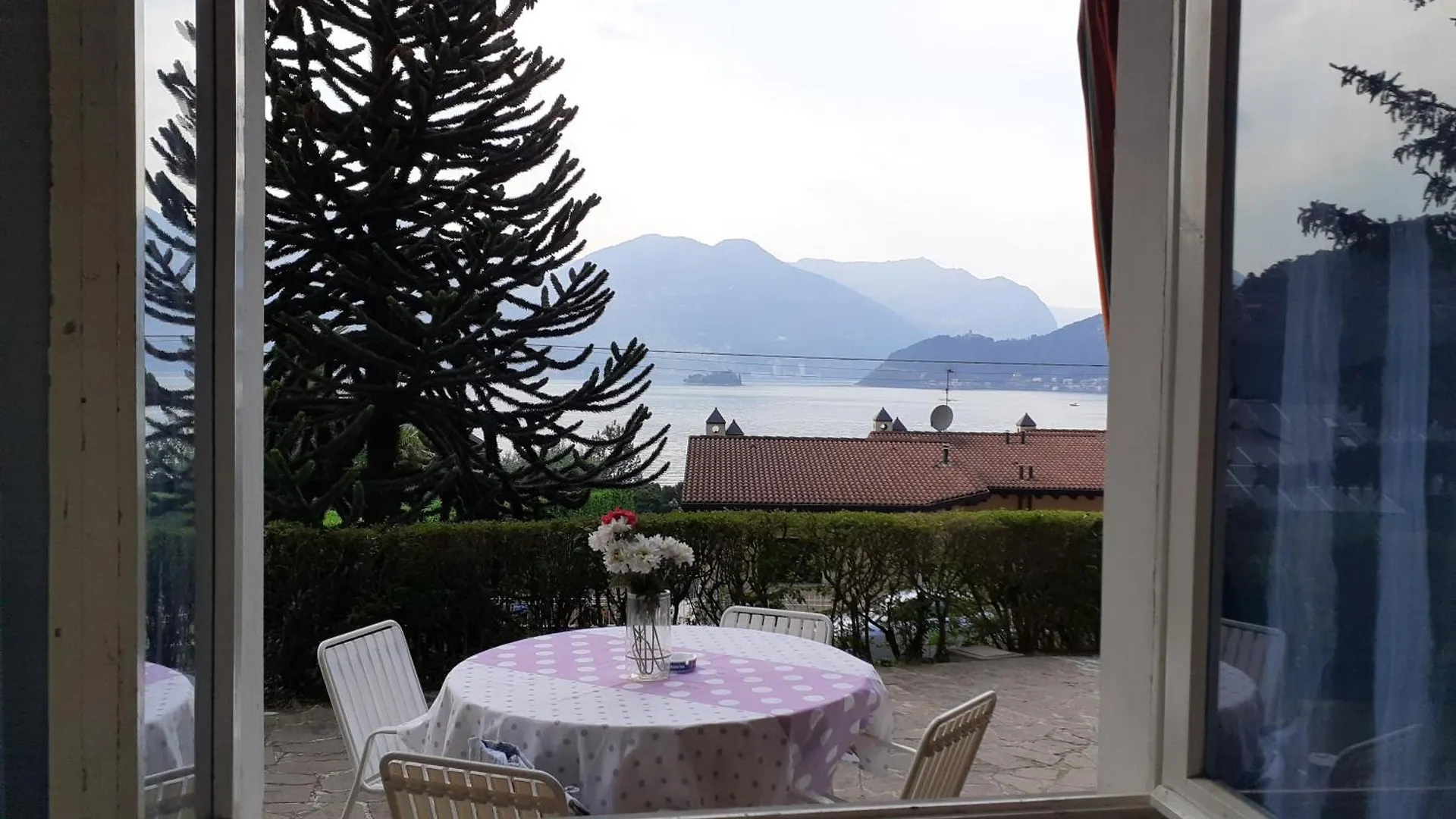Lake View, Pool And Relax In A Private Villa Pilzone Apartment