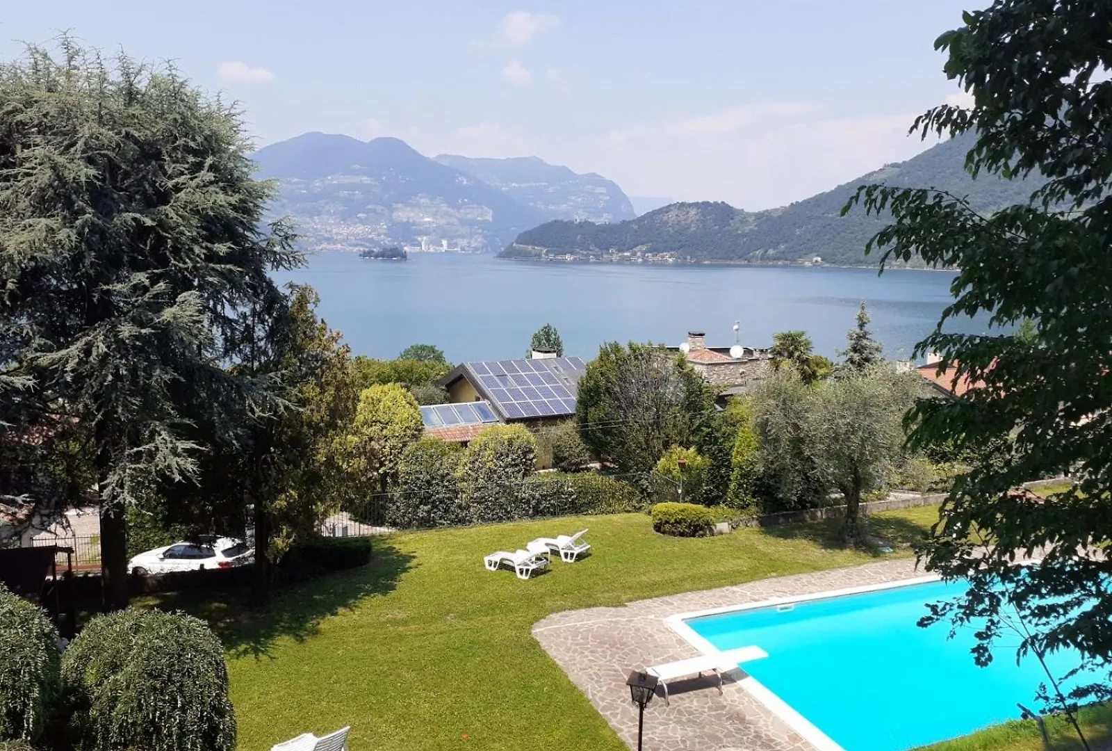 Lake View, Pool And Relax In A Private Villa Pilzone